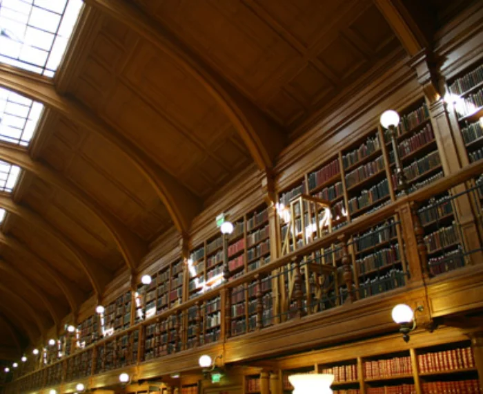 Bibliothèque d'une Université parisienne